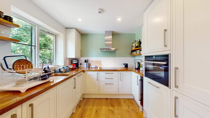 Modern Apartment Hawarden Hill, Dollis Hill